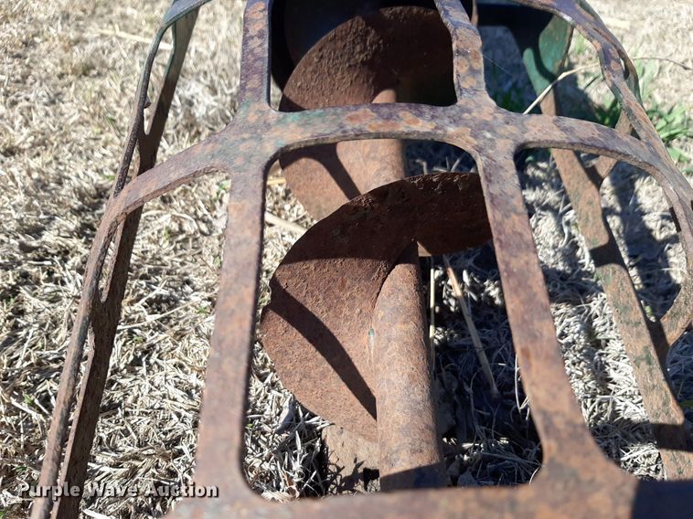 image for item DV9926 Auger