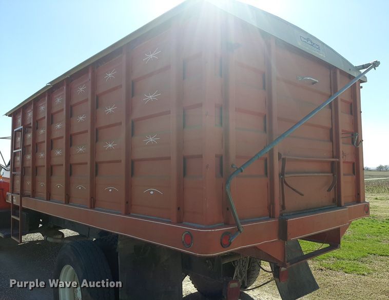 image for item DV9929 1994 Chevrolet Kodiak grain truck