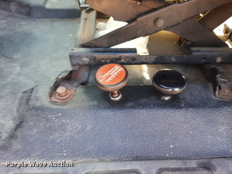 image for item DV9929 1994 Chevrolet Kodiak grain truck