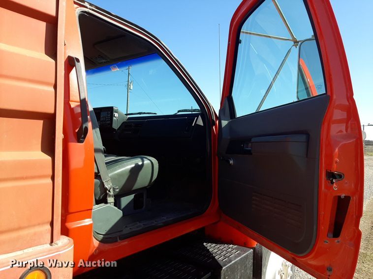 image for item DV9929 1994 Chevrolet Kodiak grain truck