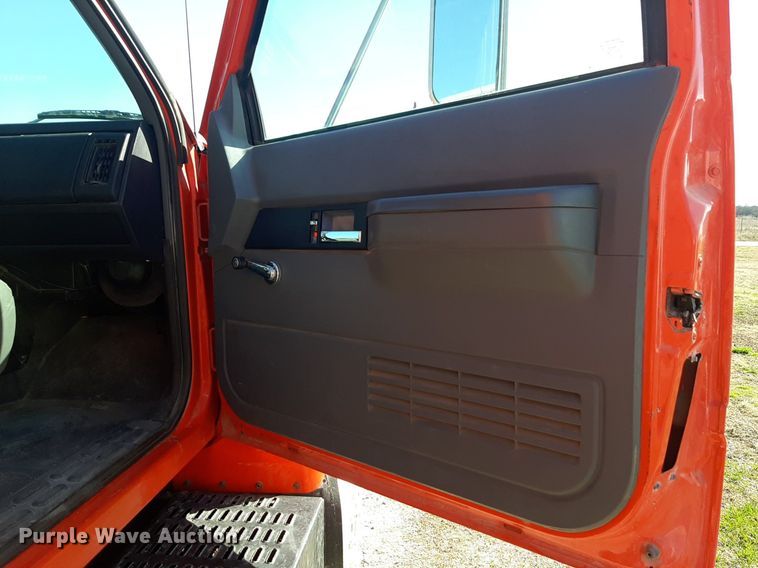 image for item DV9929 1994 Chevrolet Kodiak grain truck