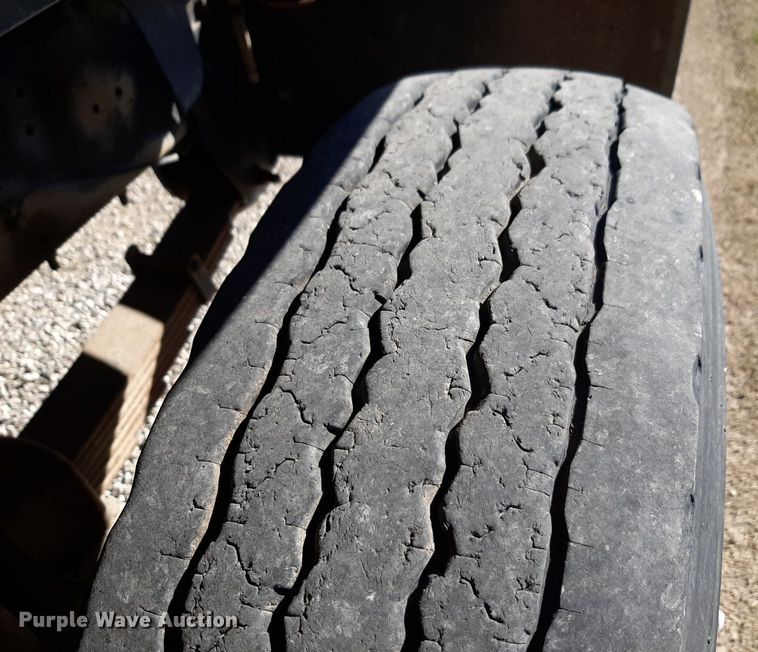 image for item DV9929 1994 Chevrolet Kodiak grain truck