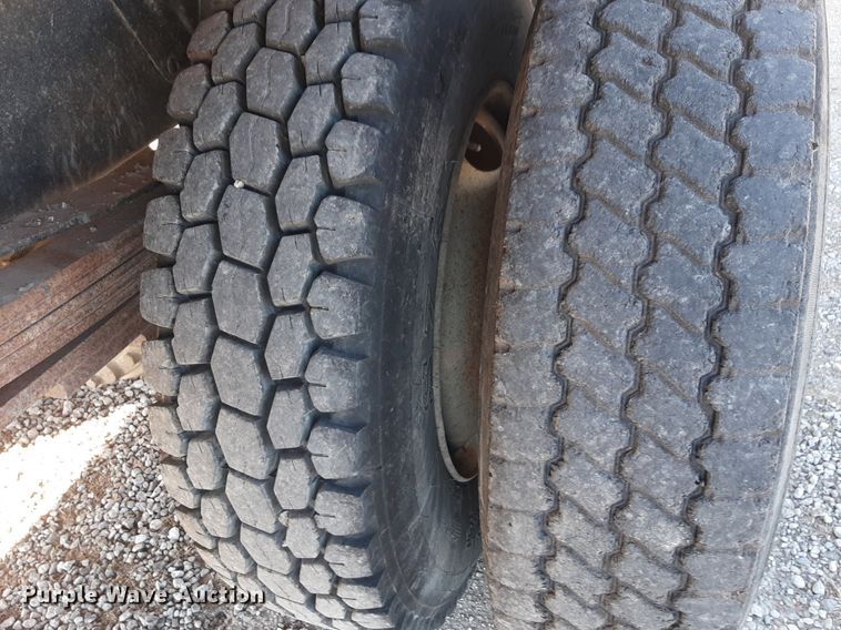 image for item DV9929 1994 Chevrolet Kodiak grain truck