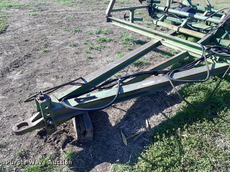 image for item DV9930 John Deere 1000 field cultivator
