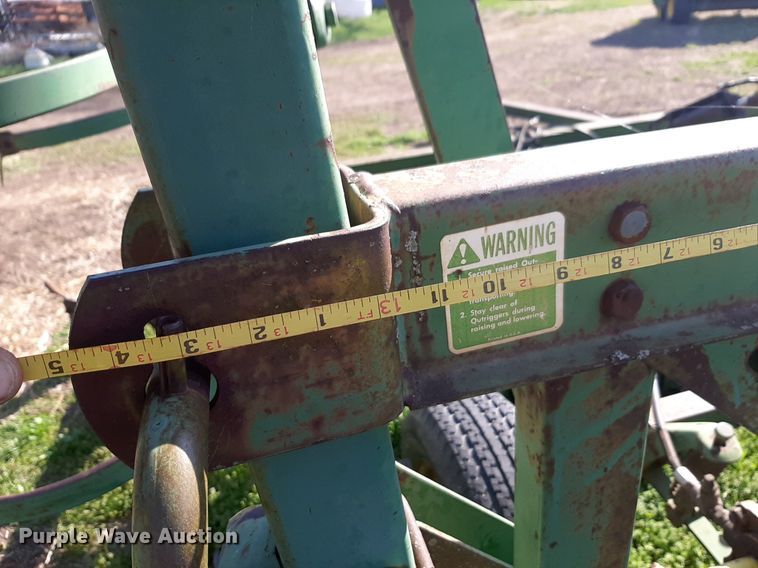 image for item DV9930 John Deere 1000 field cultivator