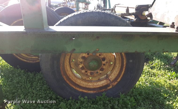 image for item DV9930 John Deere 1000 field cultivator