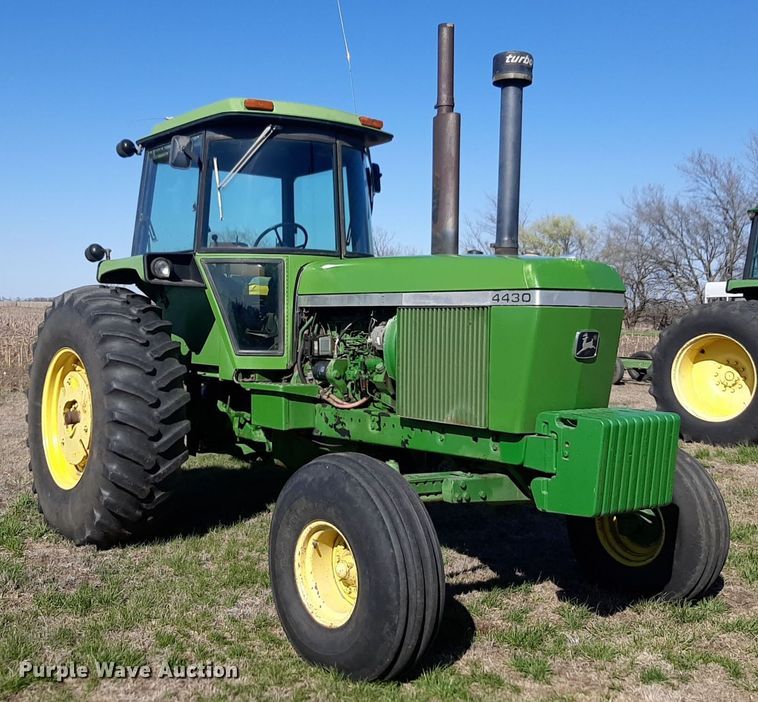 image for item DV9932 1980 John Deere 4430 tractor