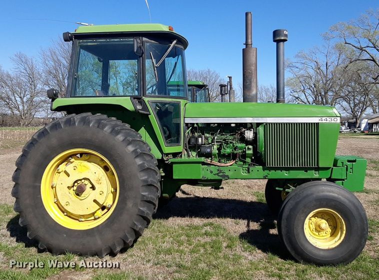image for item DV9932 1980 John Deere 4430 tractor