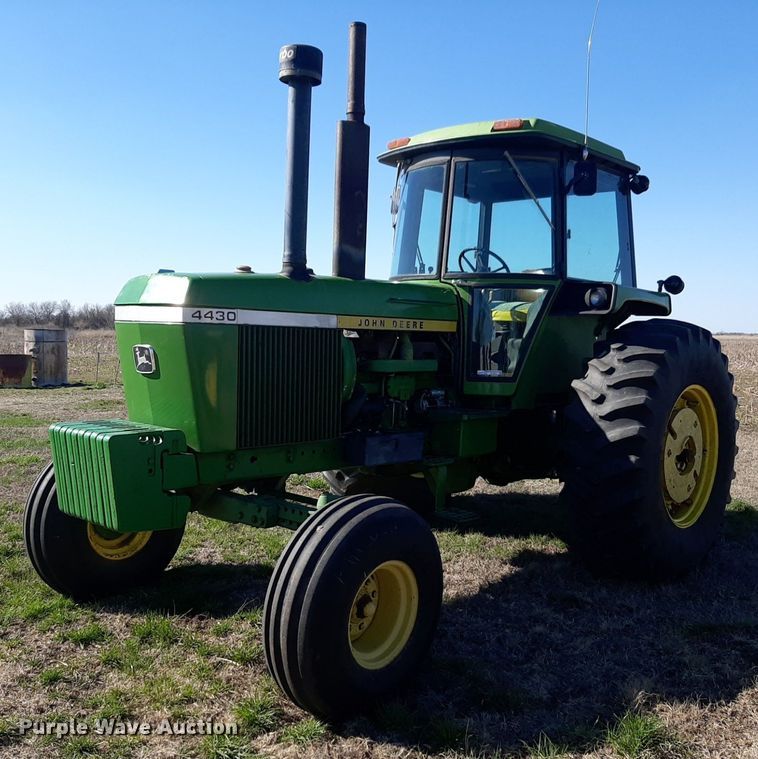 image for item DV9932 1980 John Deere 4430 tractor