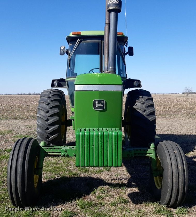 image for item DV9932 1980 John Deere 4430 tractor