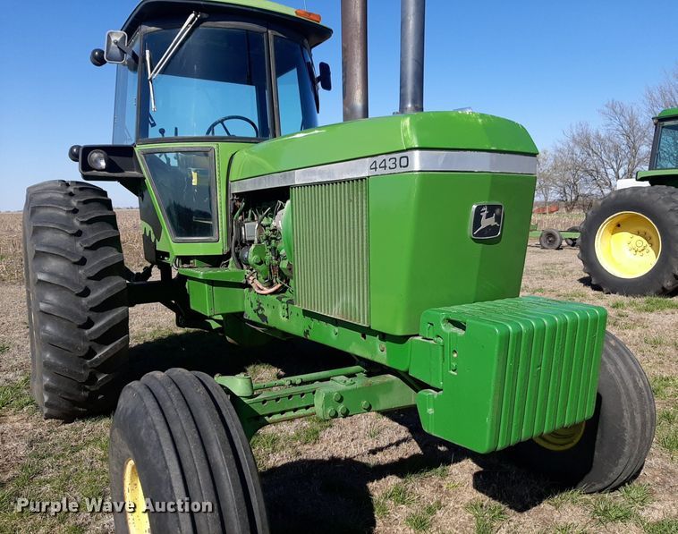 image for item DV9932 1980 John Deere 4430 tractor