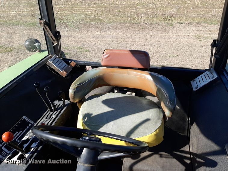 image for item DV9932 1980 John Deere 4430 tractor