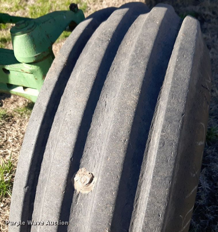 image for item DV9932 1980 John Deere 4430 tractor