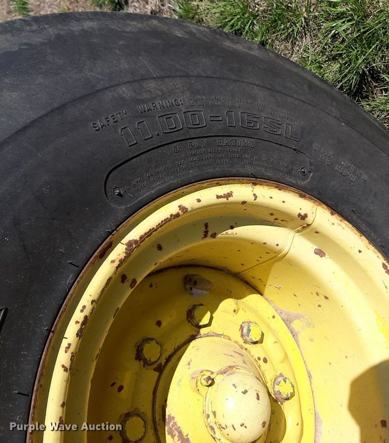 image for item DV9932 1980 John Deere 4430 tractor