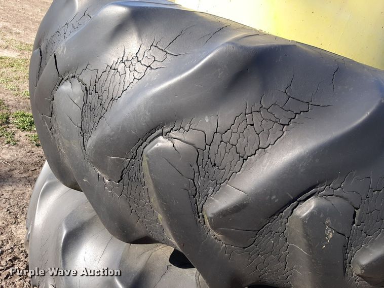 image for item DV9932 1980 John Deere 4430 tractor