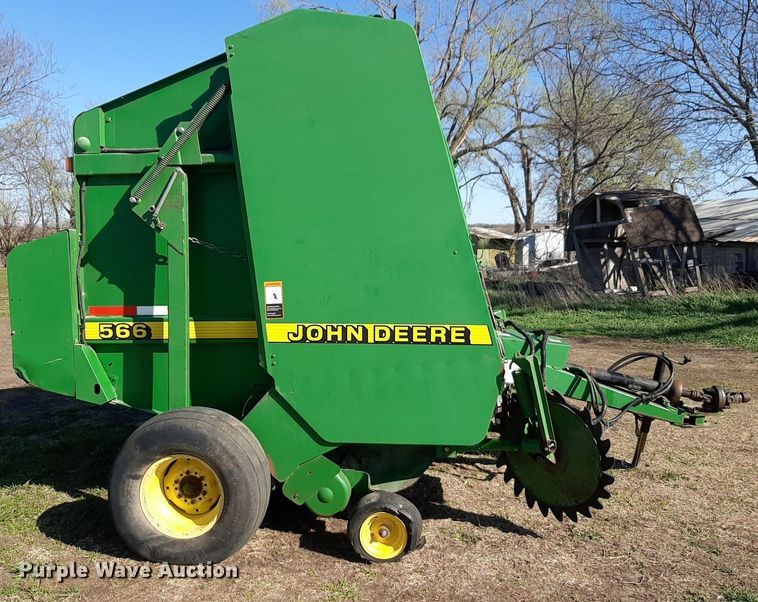 image for item DV9933 John Deere 566 round baler