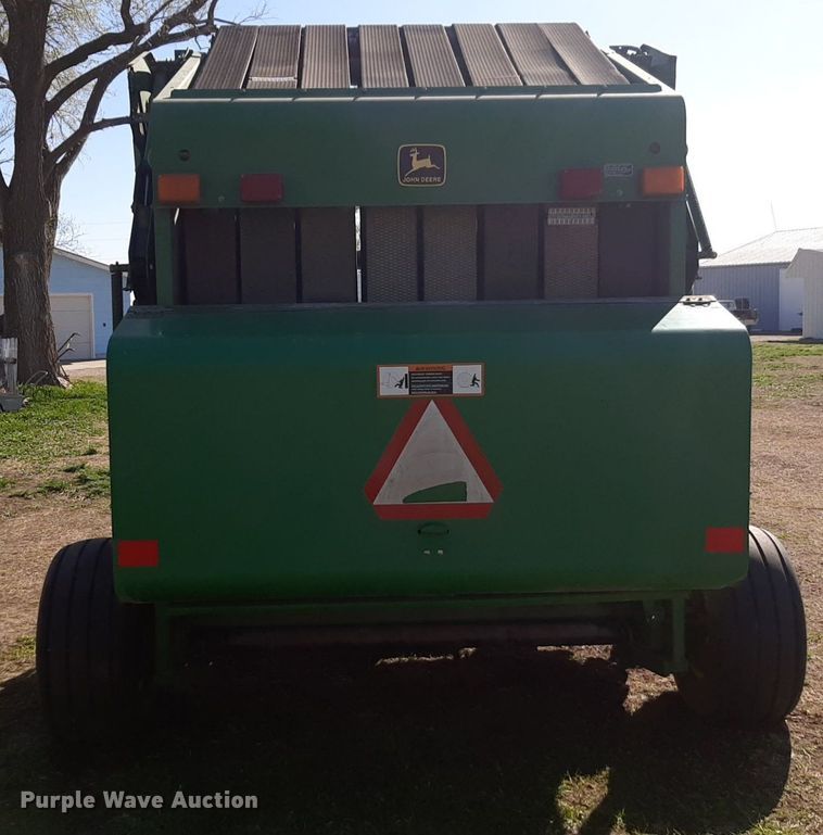 image for item DV9933 John Deere 566 round baler