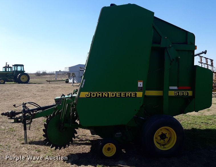 image for item DV9933 John Deere 566 round baler