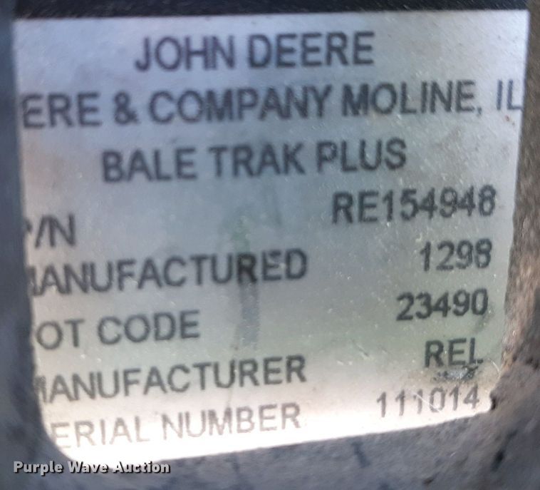 image for item DV9933 John Deere 566 round baler