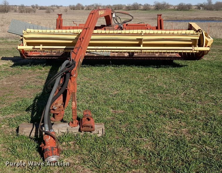 image for item DV9936 New Holland  116 swather / windrower