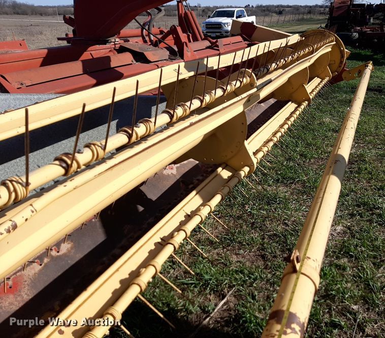 image for item DV9936 New Holland  116 swather / windrower