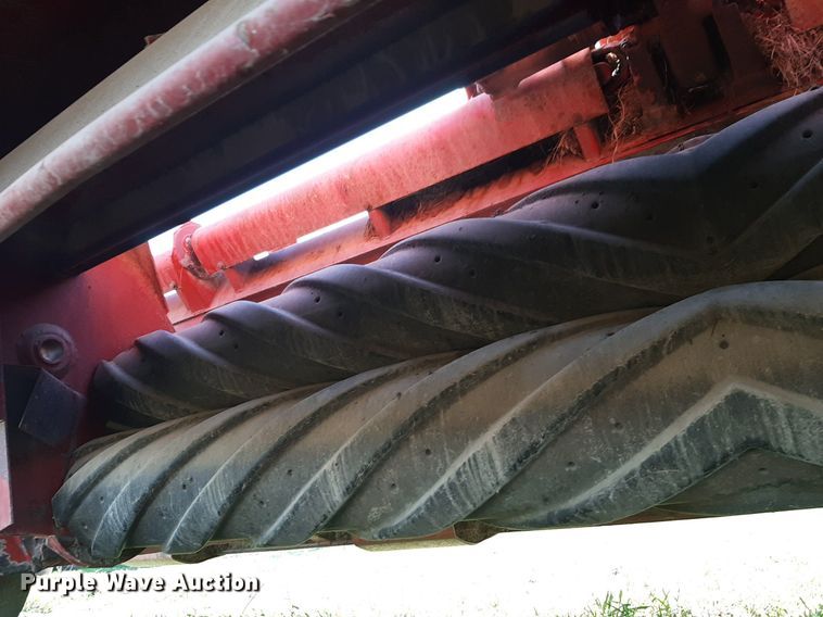 image for item DV9936 New Holland  116 swather / windrower