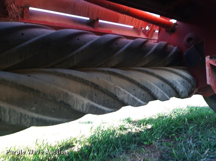 image for item DV9936 New Holland  116 swather / windrower