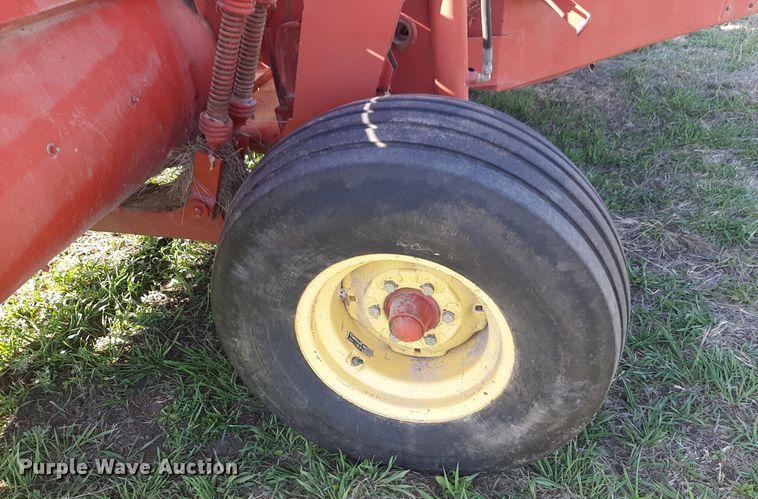 image for item DV9936 New Holland  116 swather / windrower