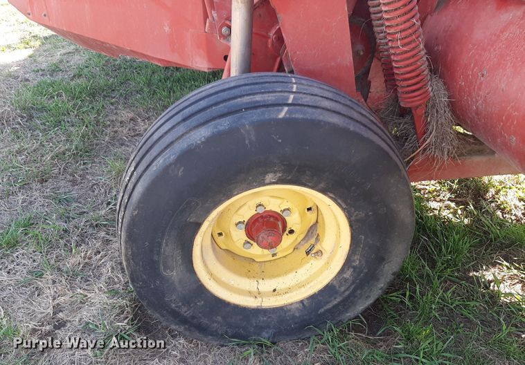 image for item DV9936 New Holland  116 swather / windrower