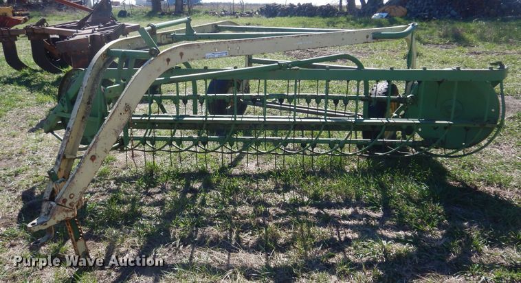 image for item DV9937 John Deere 896A hay rake