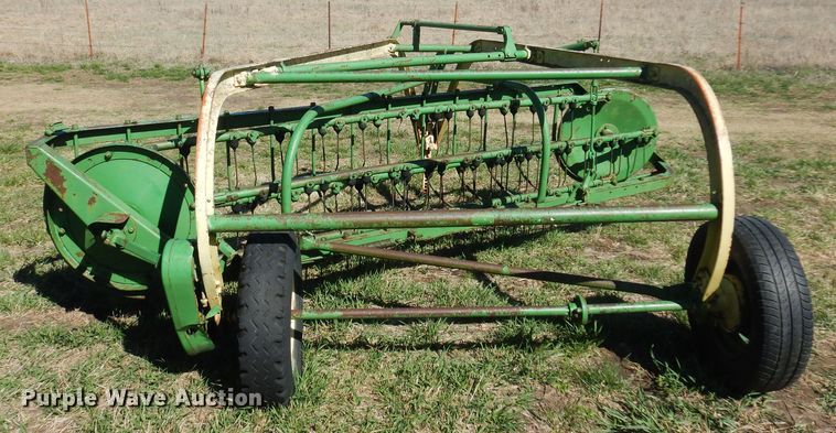 image for item DV9937 John Deere 896A hay rake