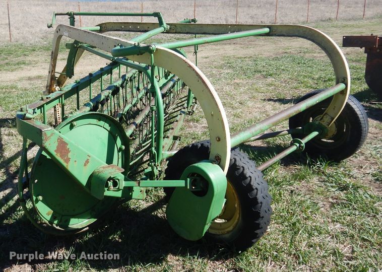 image for item DV9937 John Deere 896A hay rake