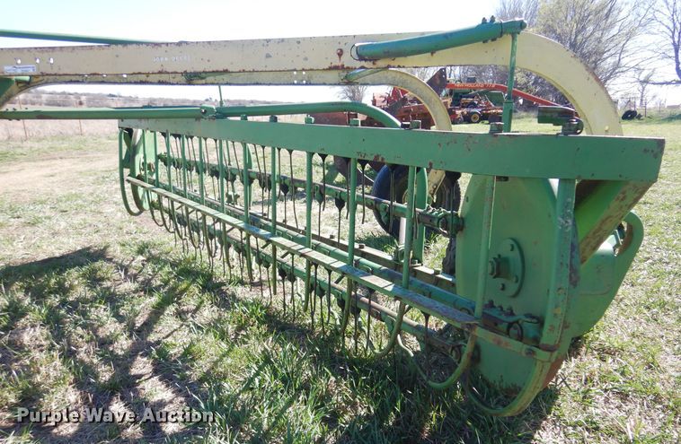 image for item DV9937 John Deere 896A hay rake