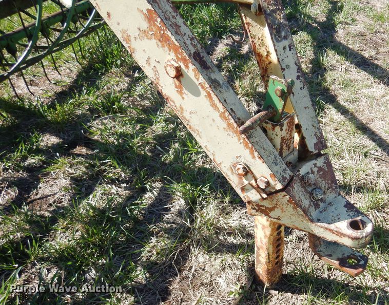 image for item DV9937 John Deere 896A hay rake