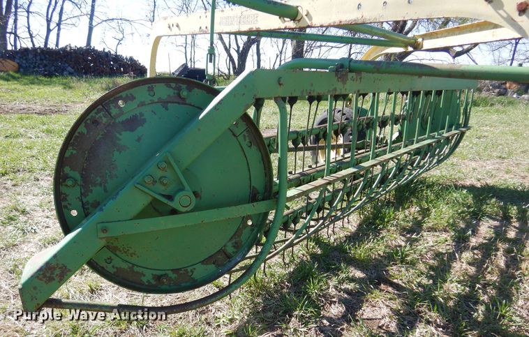 image for item DV9937 John Deere 896A hay rake