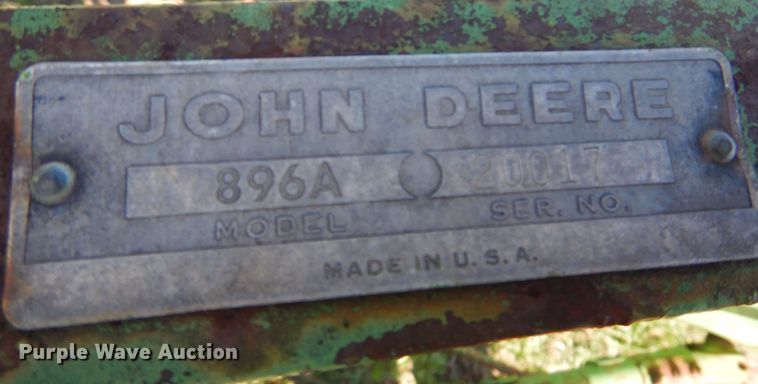 image for item DV9937 John Deere 896A hay rake