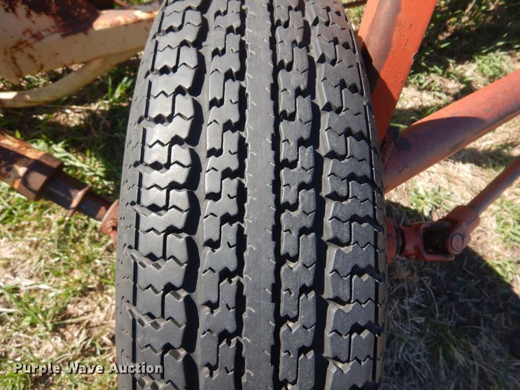 image for item DV9939 (2) New Holland 56 hay rakes