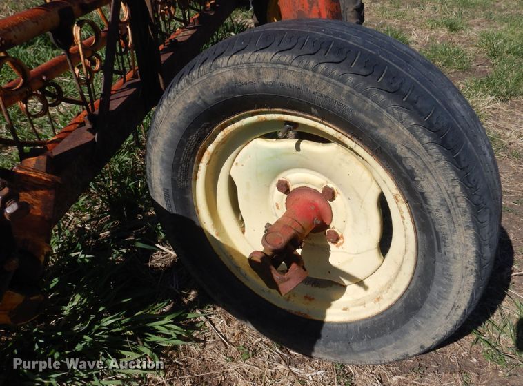 image for item DV9939 (2) New Holland 56 hay rakes