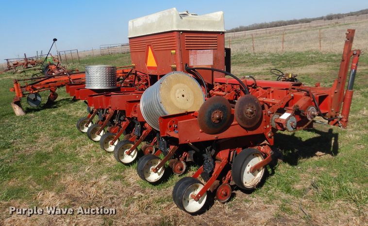 image for item DV9941 International Harvester 800 Cyclo Air planter