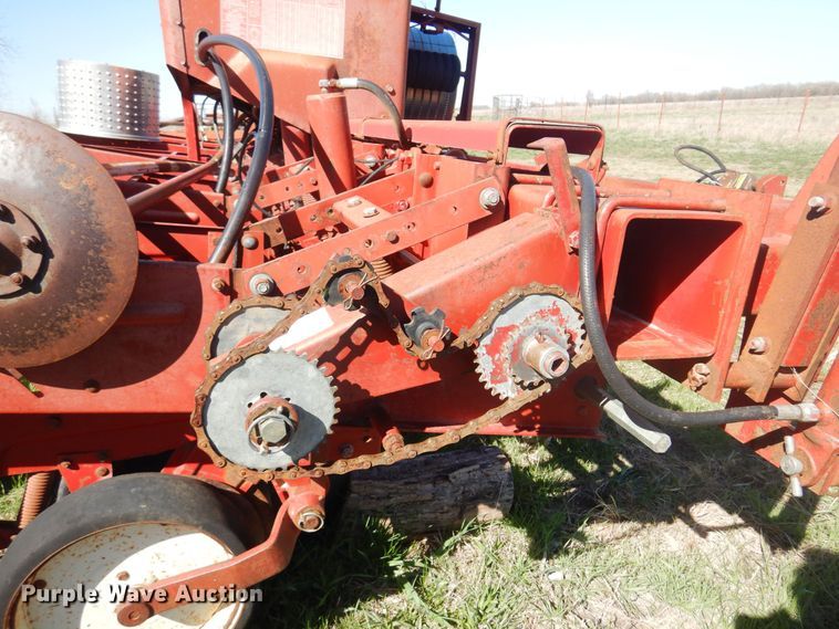 image for item DV9941 International Harvester 800 Cyclo Air planter