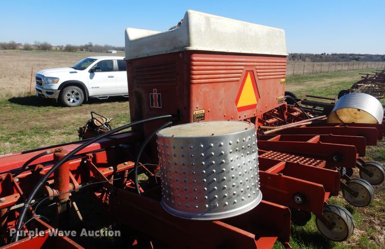 image for item DV9941 International Harvester 800 Cyclo Air planter