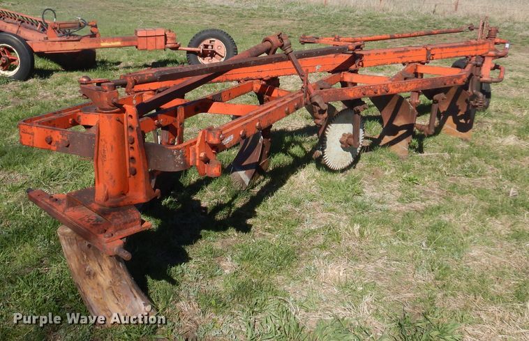 image for item DV9942 Case five bottom plow