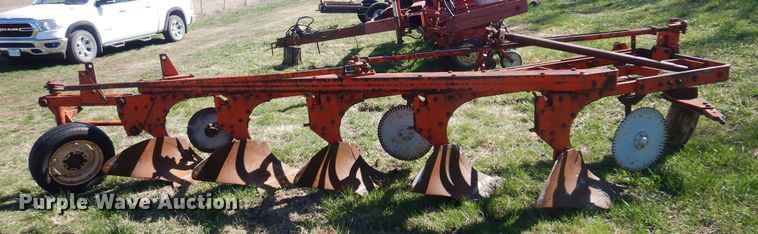 image for item DV9942 Case five bottom plow
