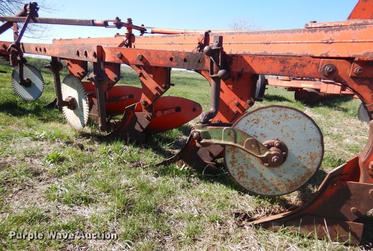 image for item DV9942 Case five bottom plow