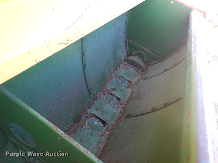 image for item DV9943 John Deere grain drill