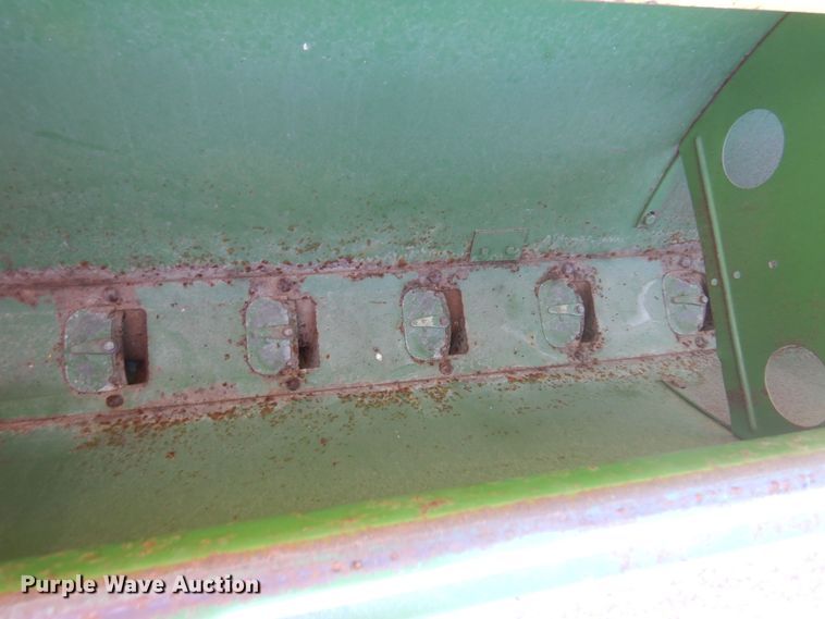 image for item DV9943 John Deere grain drill