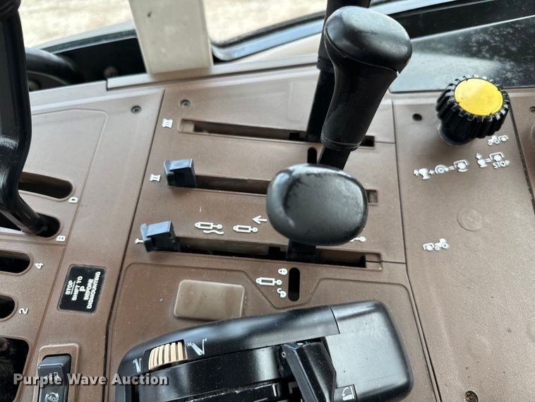 image for item EG1316 2003 John Deere 6415 MFWD tractor