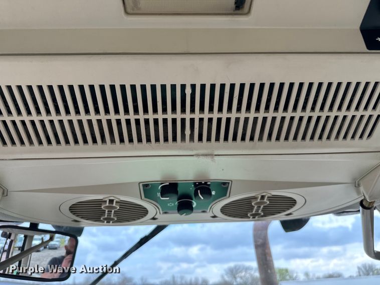 image for item EG1316 2003 John Deere 6415 MFWD tractor