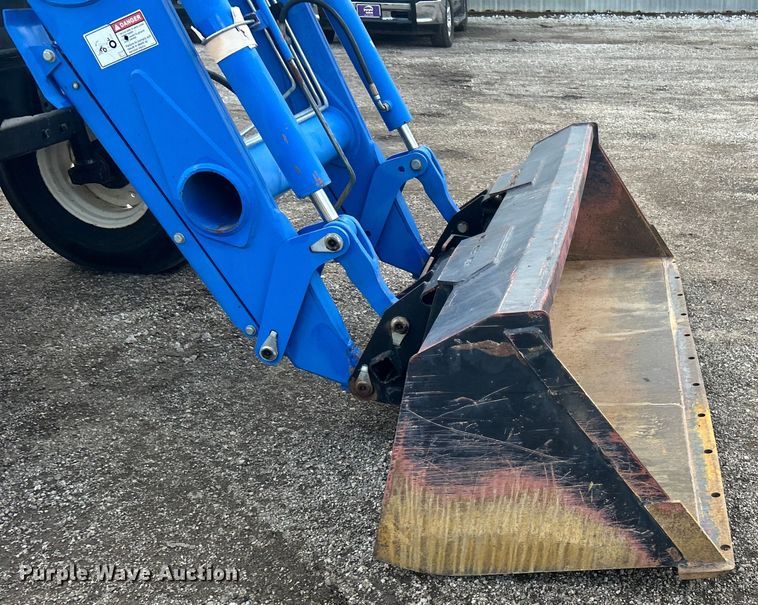 image for item EG1334 2004 New Holland TL90 tractor