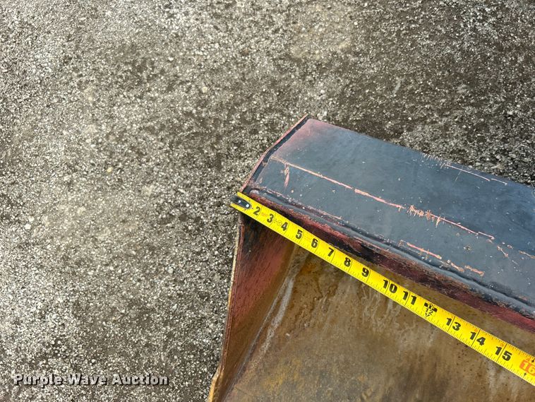 image for item EG1334 2004 New Holland TL90 tractor